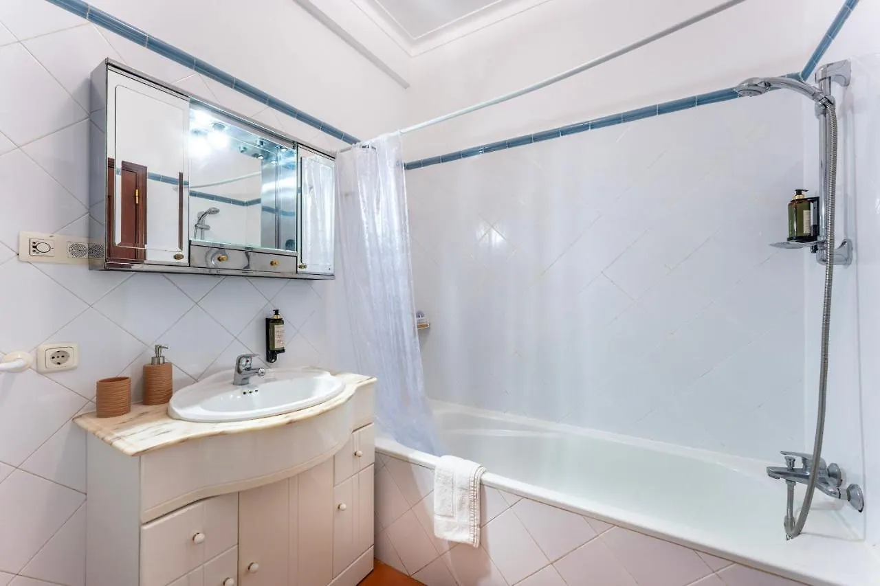 Peaceful 1 Bdr Apartment W/ Balcony By Lovelystay Almancil